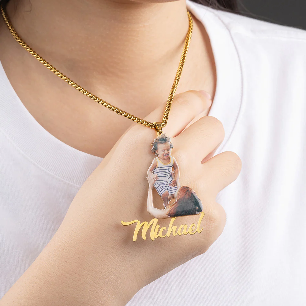 Turn Selfie into Necklace - Image 4